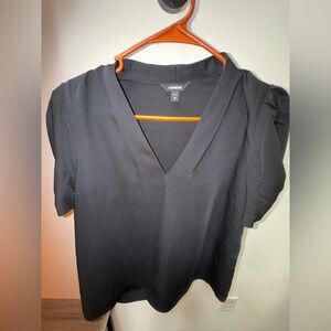 🟢 Women's Elegant Black V-Neck Blouse